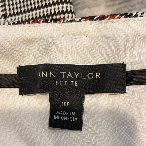 Ann Taylor Gray and Black Plaid Women's Trousers - Picture 3 of 6